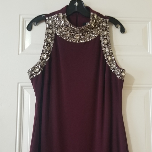 SLNY Evening Dress Burgundy - Picture 3 of 11